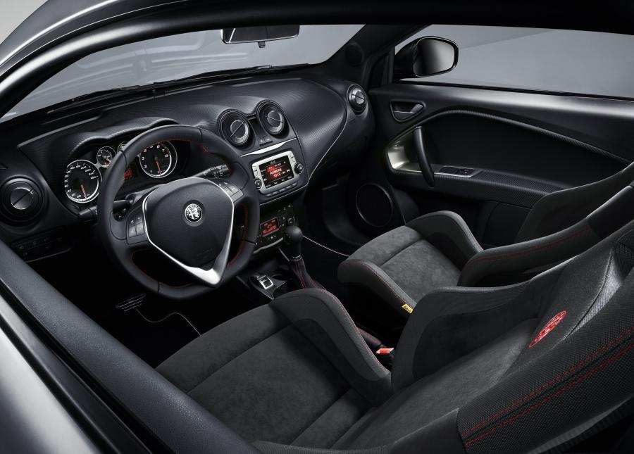 Интерьер Alfa Romeo Mito Veloce (955) 2016 года  (фото 25 из 25)